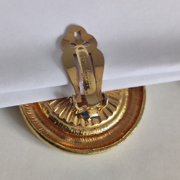 VTG Ben-Amun matte gold disc etched earrings - Picture 5 of 9